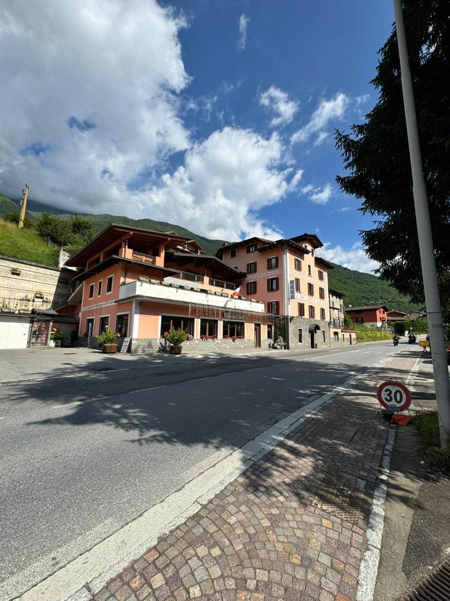 Hotel Eternita Malonno Exteriér fotografie